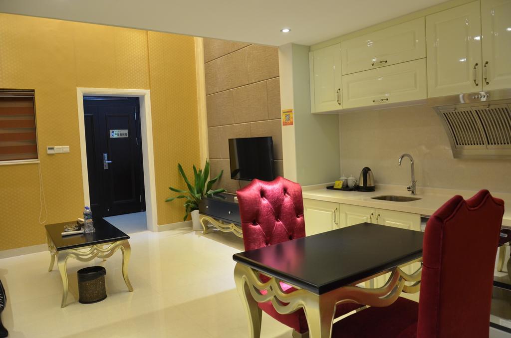 Private Enjoy Home Apartment Foshan Bilik gambar