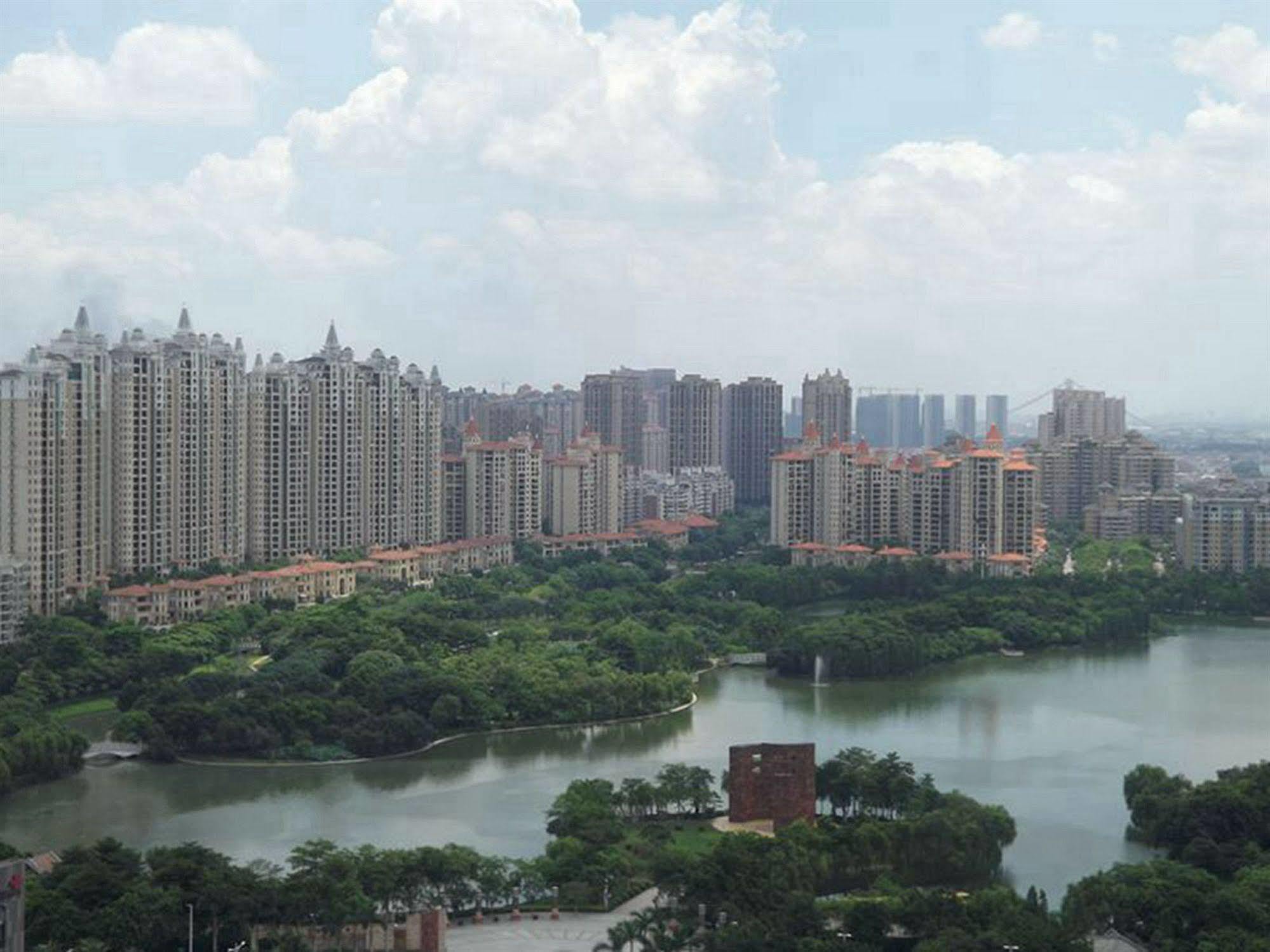 Private Enjoy Home Apartment Foshan Luaran gambar